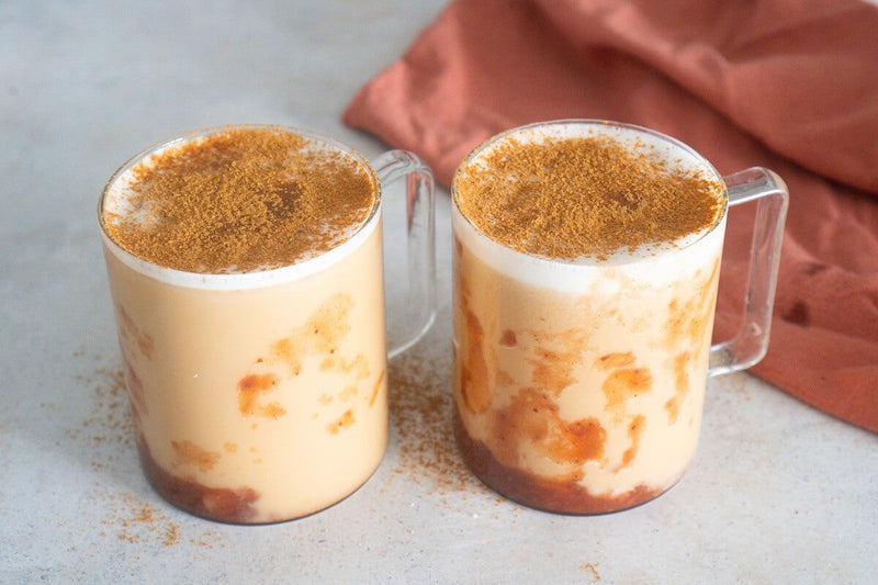 Chai-latte med kirsebær