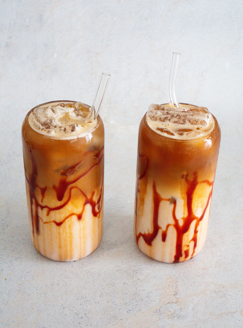 Eisgekühlter Karamell-Macchiato